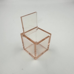 קופסא אקרילית שקופה ורודה 4.5/4.5/4.5 ס