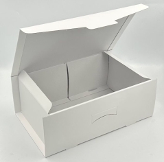 קופסת קרטון GIFT איטלקית לאריזת מתנות 33.5/23.5/14 ס