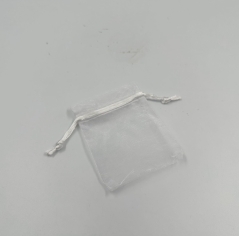 שקית אורגנזה לבנה + שרוכים 7.5/10 ס